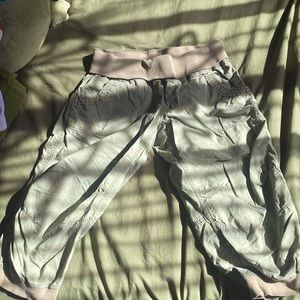 green capri cargo pants